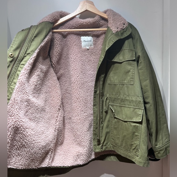 Large army green jacket with a light pink Sherpa inside - Picture 2 of 3